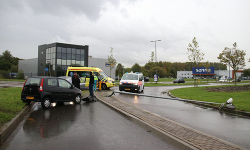 30 septe,ber Auto botst tegen lantaarnpaal ‘S-Gravelandseweg Schiedam