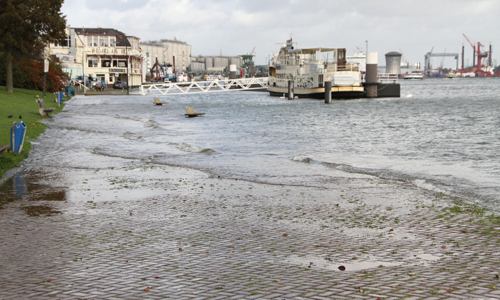 5 oktober Weinig overlast door hoog water Maasboulevard Vlaardingen