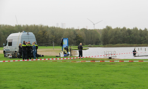17 oktober Defensieduikers zoeken sporen van moord Krabbeplas Vlaardingen