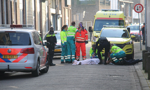 13 april Vrouw met kind slaat met racefiets over de kop