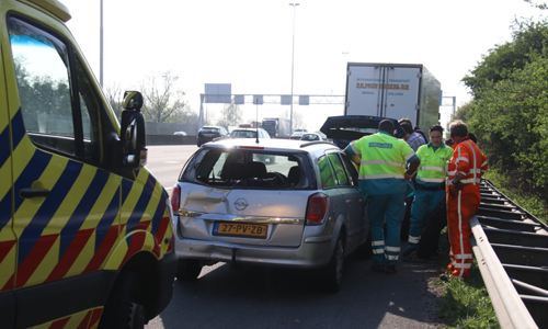 19 april Flinke file na ongeval op de A20 Schiedam