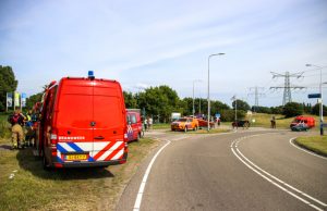 Massale inzet voor melding gezonken woonboot Oostvoorne