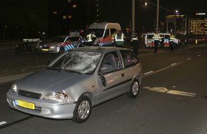 Fietsster zwaargewond na aanrijding Schiedamsedijk Vlaardingen