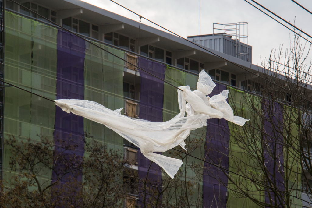 25 februari Trams gestremd door plastic in bovenleiding Vlaardingen