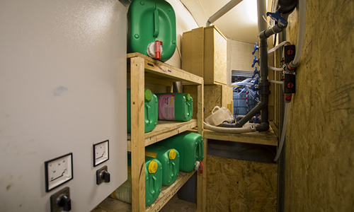 27 augustus Enorme hennepkwekerij onder huizenblok Rotterdam