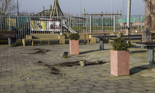 8 maart Vandalen vernielen gevel en terras Vlaardingen