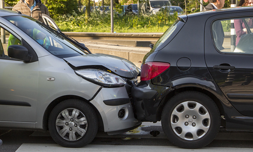 19 april Kop-staart botsing voor het verkeerslicht Schiedam