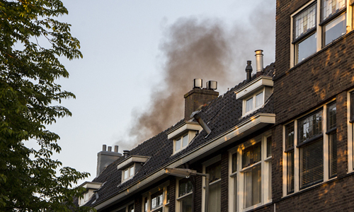 3 mei Brand op dakterras door BBQ Schiedam