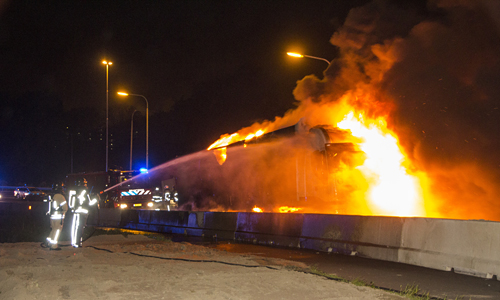 8 mei Vrachtwagen uitgebrand op de A20 Vlaardingen
