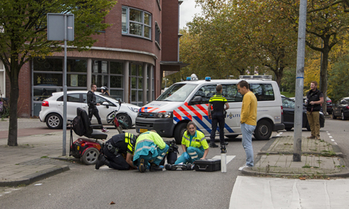 20 oktober Man valt van stoeprand met scootmobiel Schiedam