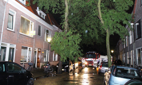 26 augustus Brandweer rukt uit voor tak boven weg Verheijstraat Vlaardingen