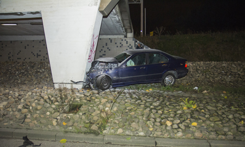 22 oktober Auto knalt tegen viaduct A4 Vlaardingen/Schiedam