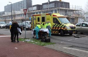 Fietsster aangereden door auto Korhoenlaan Vlaardingen