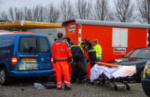 Man onwel op straat Stuttgartstraat Rotterdam