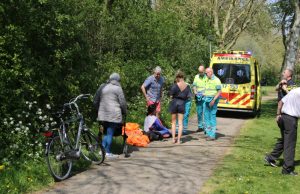 Parachutiste gewond bij landing Jan Cornelispolder Rhoon