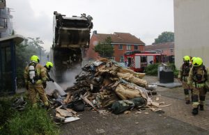 Brand in vuilniswagen door hoverboard Van Aerssenstraat Vlaardingen