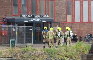 School ontruimd na brand op het dak RDM kade Rotterdam