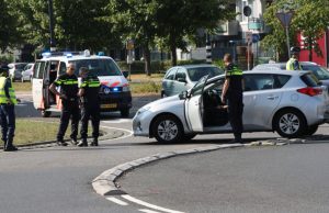 Gewonde bij aanrijding tussen twee auto’s Nieuwlandplein Schiedam