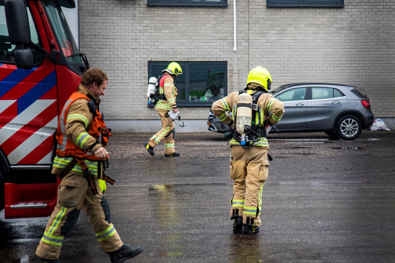 NU ONLINE: Brand in grote loods Nieuwe Waterwegstraat Schiedam.