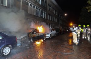 Vier auto’s in brand Rembrandtlaan Schiedam