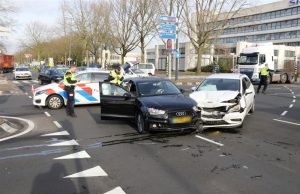 Verkeerschaos na aanrijding ‘s-Gravelandseweg Schiedam