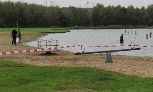 17 Oktober Defensieduikers Zoeken Sporen Van Moord Krabbeplas ...