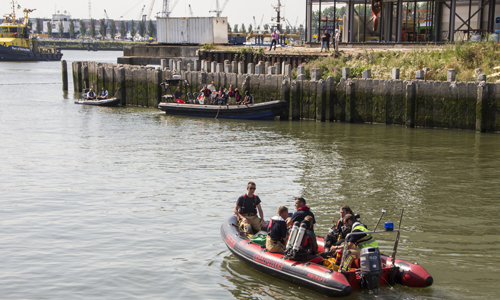 18 Juli Zwemmer Verdronken In De Heysehaven Rotterdam - District8.net