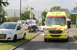 Automobilist ziet scootmobiel over het hoofd Burgemeester Heusdenslaan Vlaardingen