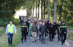 Stille tocht voor Lisa drukbezocht Krabbeplas Vlaardingen