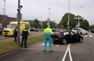 Auto’s fors beschadigd na aanrijding Beukelsweg Rotterdam