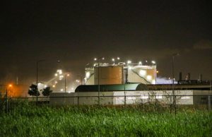 Lekkage zoutzuur zorgt voor grote inzet hulpdiensten Merseyweg Rotterdam