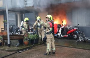 Uitslaande brand in flat Peter van Anrooylaan Maassluis
