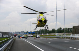 A4 dicht voor landing traumahelikopter Schiedam