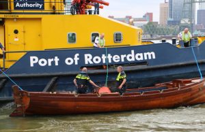 Dode na aanvaring tussen bootjes op de Maas Maasboulevard Rotterdam