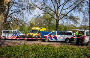 Lichaam gevonden in het water Boezemlaan Rotterdam