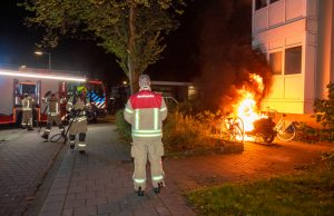 Scooter uitgebrand P.J. Troelstralaan Schiedam