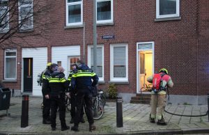 Wietkwekerij aangetroffen bij woningbrand | hond gered Edisonstraat Schiedam
