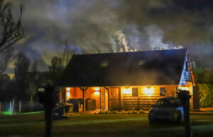 Brand in dak van een schuur aan Zuidbuurt Zuidbuurt Maassluis