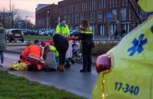Twee scholieren aangereden door auto Burgemeester van Haarenlaan Schiedam