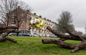 Traumahelikopter ingezet bij onwelwording Morsestraat Schiedam