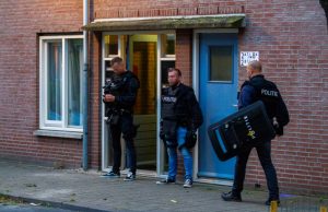 Inval politie na dreigen met handgranaten Rijnstraat Schiedam