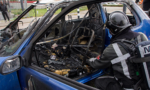 9 oktober Auto vliegt spontaan in brand Schiedam