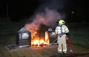 Brandweer in Vlaardingen weer druk met buitenbranden Vlaardingen