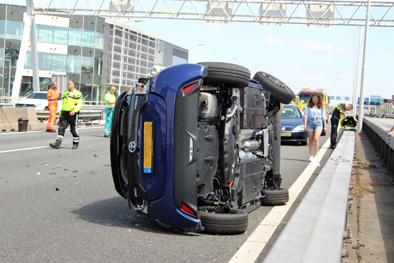 A20 Dicht Door Gekantelde Auto Rotterdam - District8.net