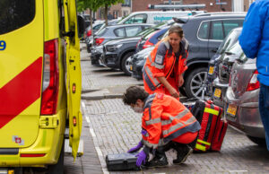 Steekpartij in woning, man aangehouden Raam Schiedam