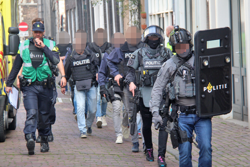 Arrestatieteam Ingezet Na Valse Melding Schietpartij Roosbeek Schiedam ...