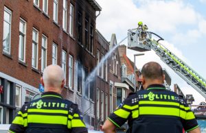 Man springt uit raam bij uitslaande brand Hilledijk Rotterdam