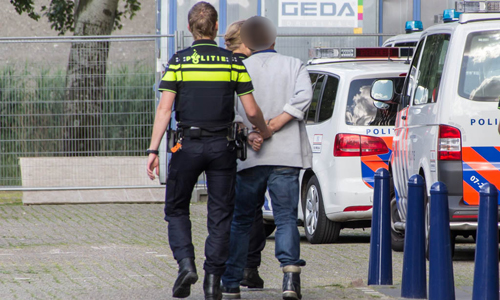 9 juli Man aangehouden na bedreiging Zwaluwenlaan Vlaardingen