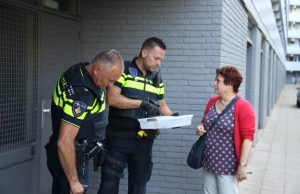 Voorbijgangers zien slang voorbijglijden in Schiedam