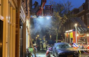Rookontwikkeling bij brand in woning Paulus Buijsstraat Den Haag